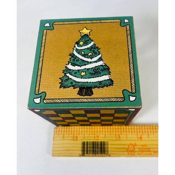 House of Lloyd Christmas: Santa Through the Years Blocks Set of 5 - Picture 3 of 7